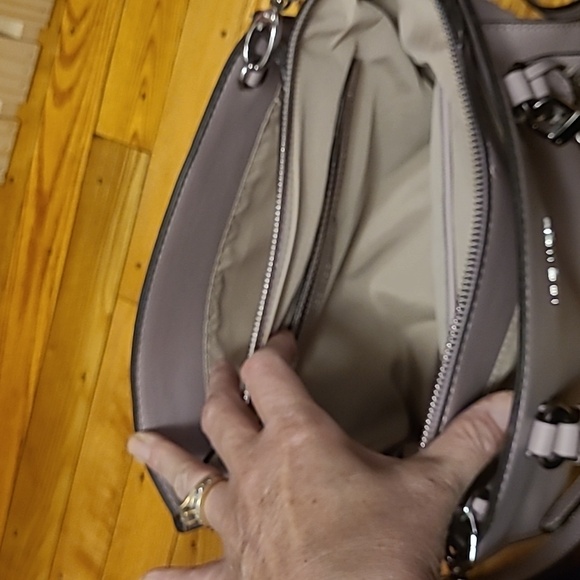 Nine West Muted Mauve/Pink Colored, 3 Compartment, Pre-loved Purse - Picture 12 of 12